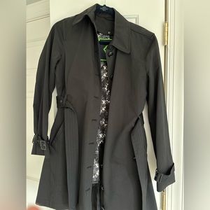 C Wonder Trench Coat / Rain Coat - Black Size Medium